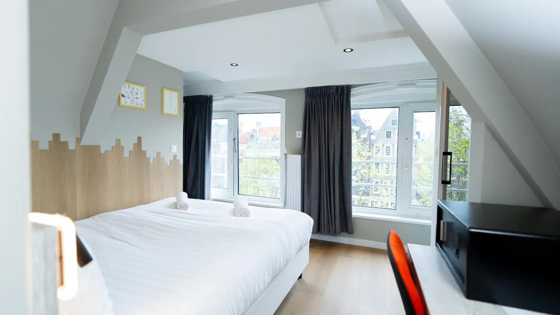 Crown Hotel Amsterdam