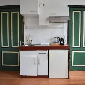 https://cosy-apartment-next-to-vondelpark.ihotelsrotterdam.com